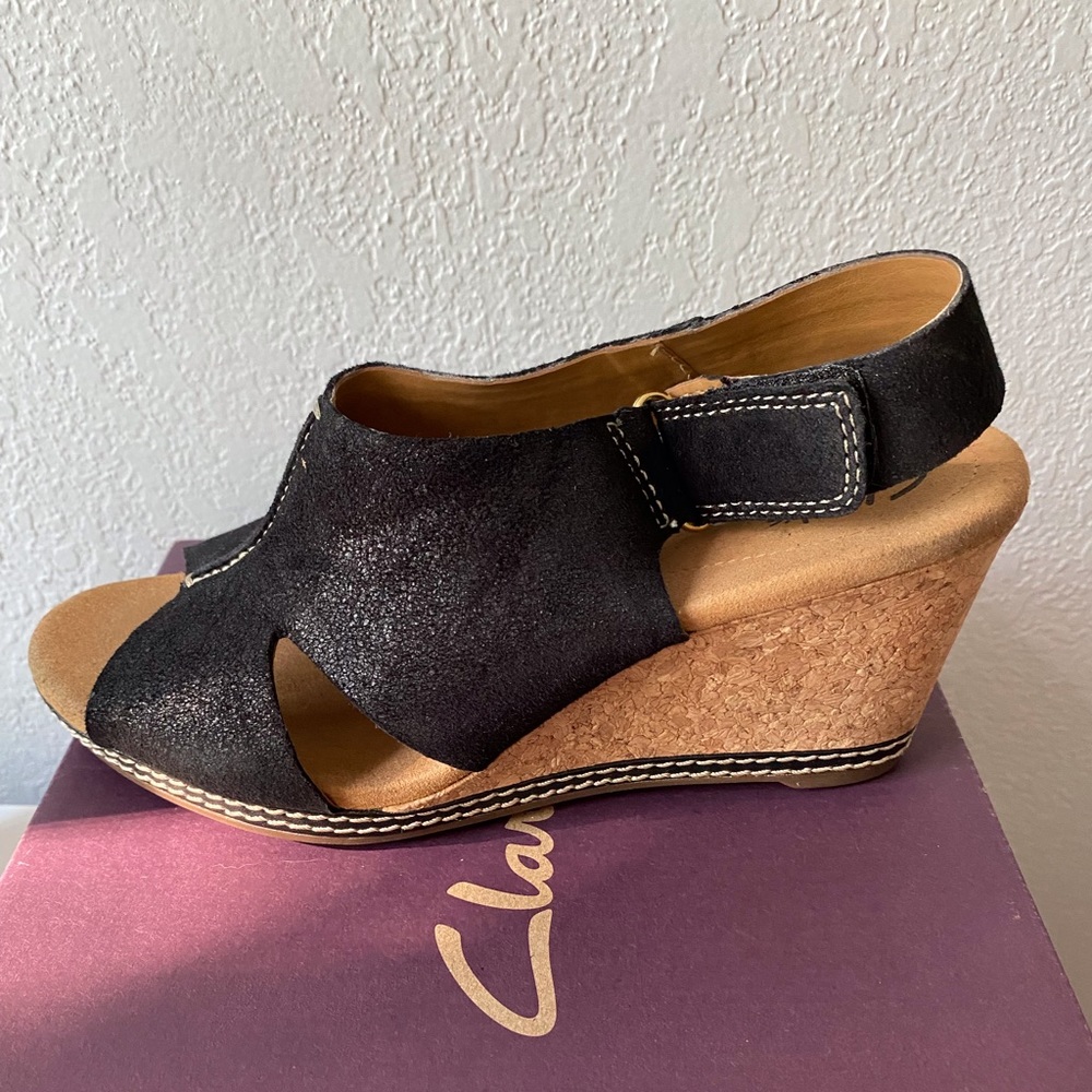 Clarks Nubuck Wedge Sandal w/Backstrap-Helio Float